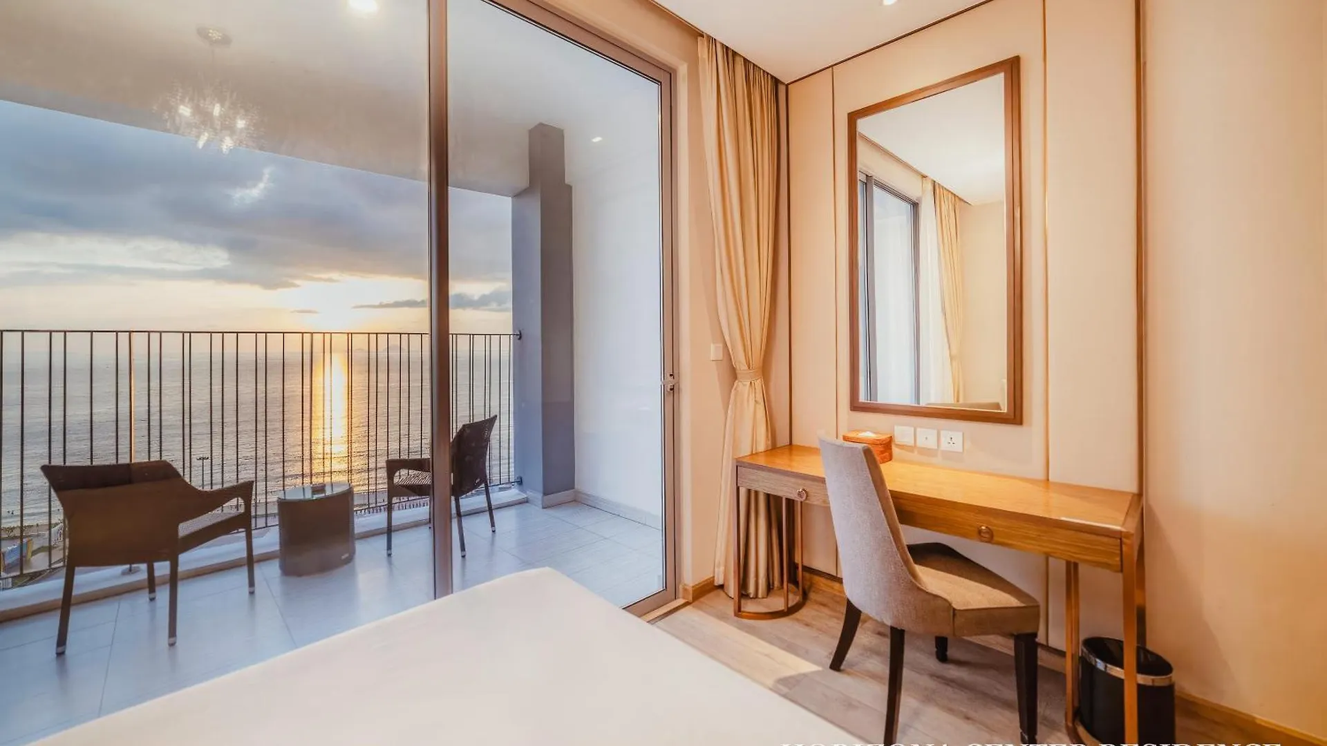 Grand Oceanfront Premier Suite Centre Nha Trang