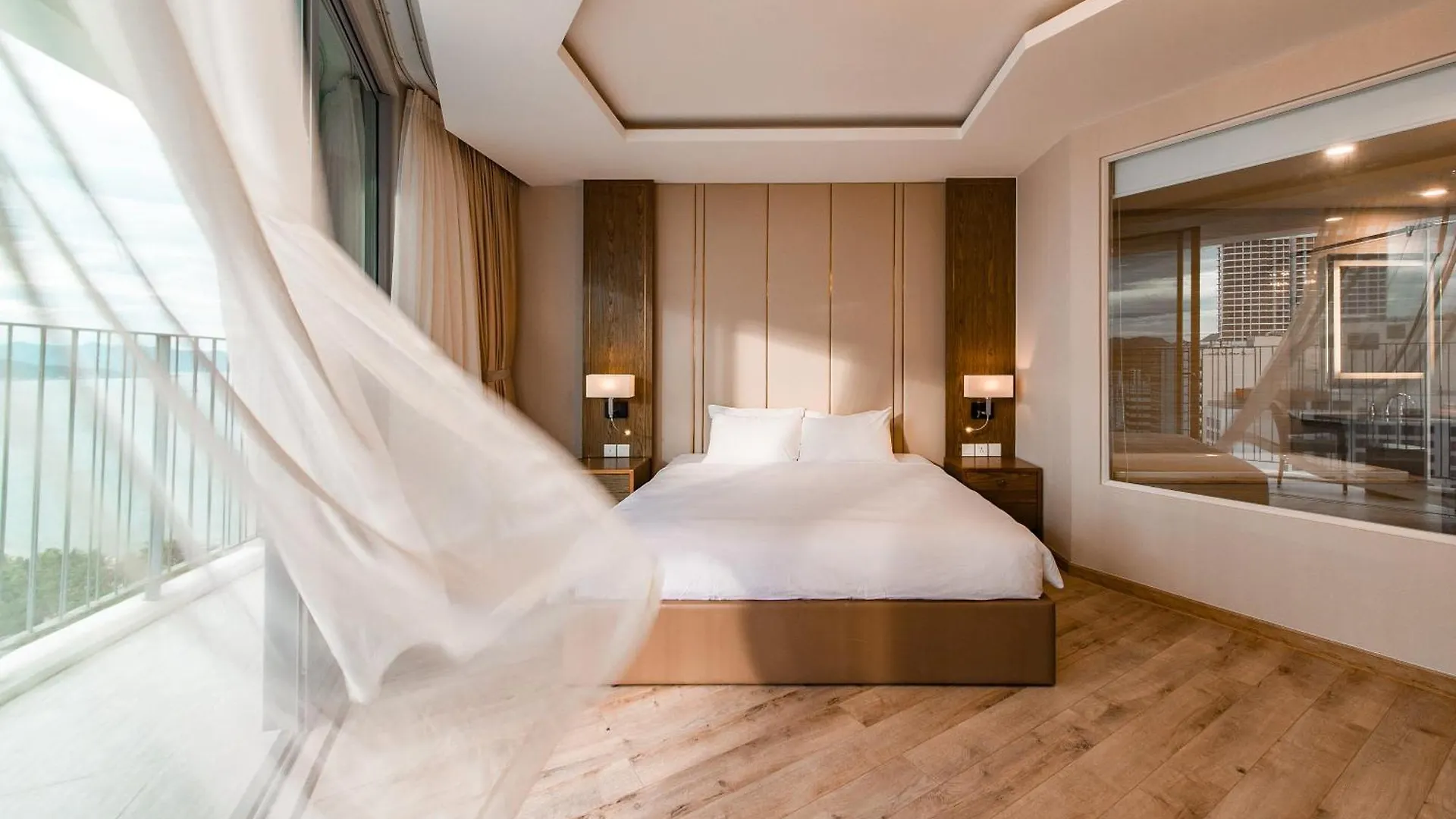 Grand Oceanfront Premier Suite Centre Nha Trang