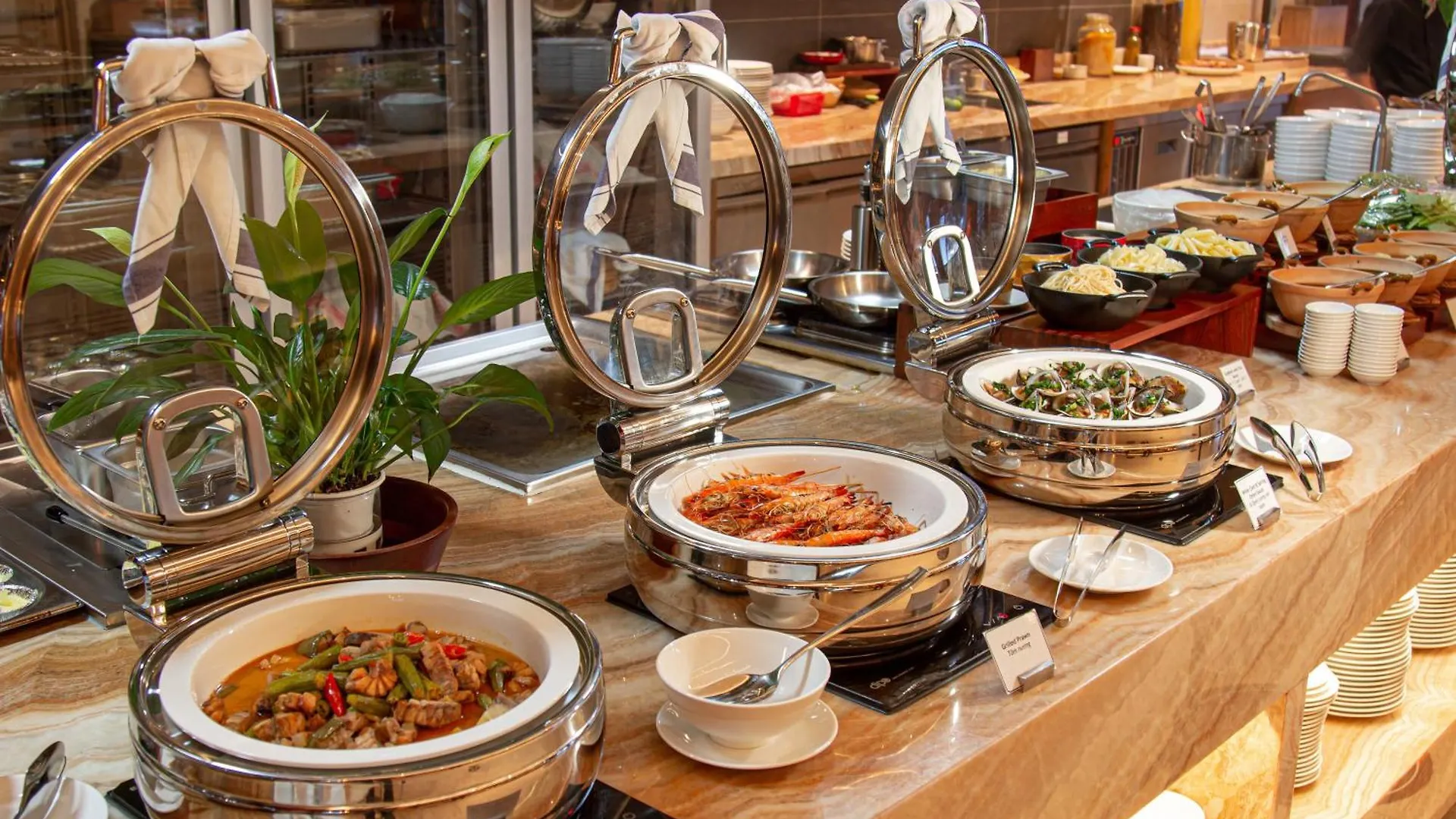 Grand Oceanfront Premier Suite Centre Nha Trang 0*,